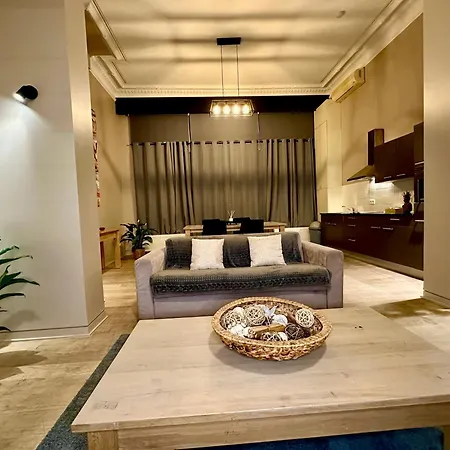 Luxury Castel By Rikas Appartement